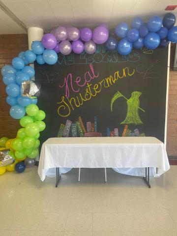 Thanks to Susan Anderson and the National Junior Honor Society for the amazing backdrop and balloon arch decor.